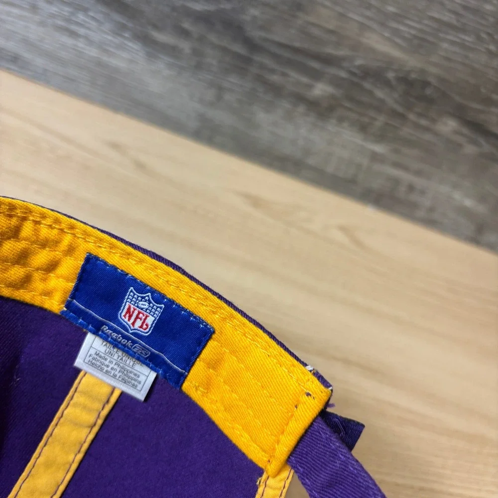Minnesota Vikings Hat Cap Strap Back Purple Reebok Adjustable Mens‎